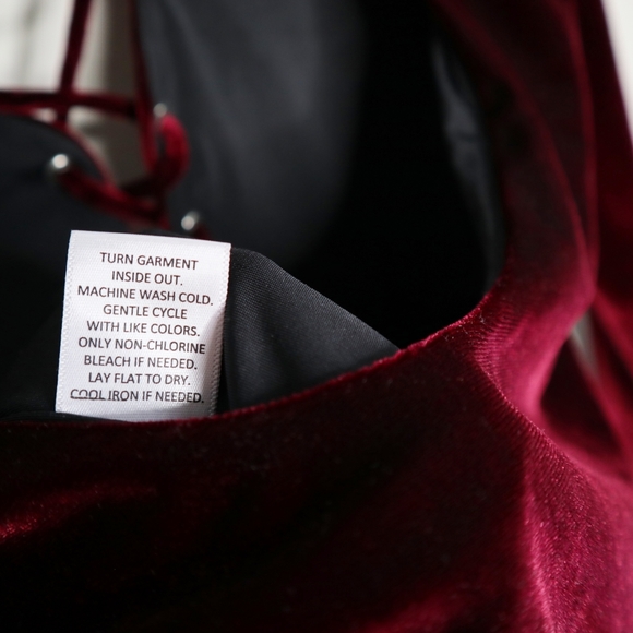 ✨NWOT✨Nasty Gal Velvet Bodysuit - Picture 7 of 7